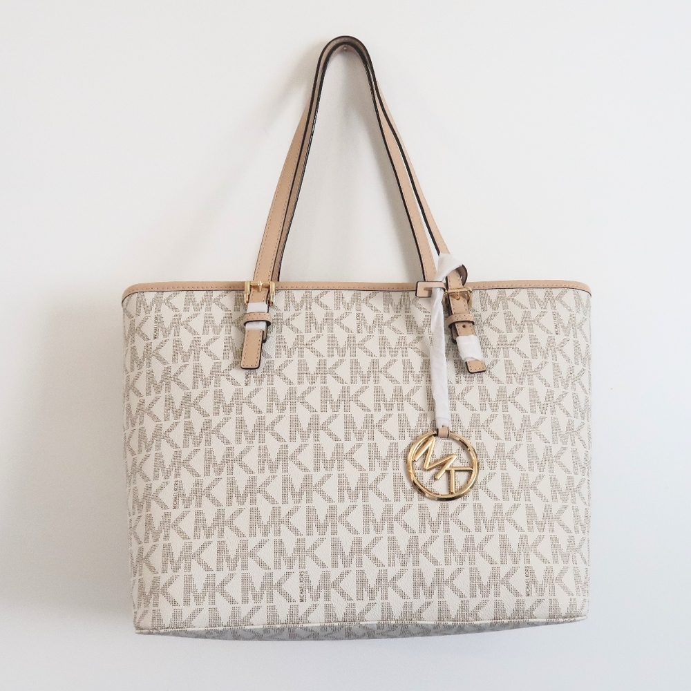 SOLD!!!🌼Michael Kors Jet Set Travel Tote Vanilla